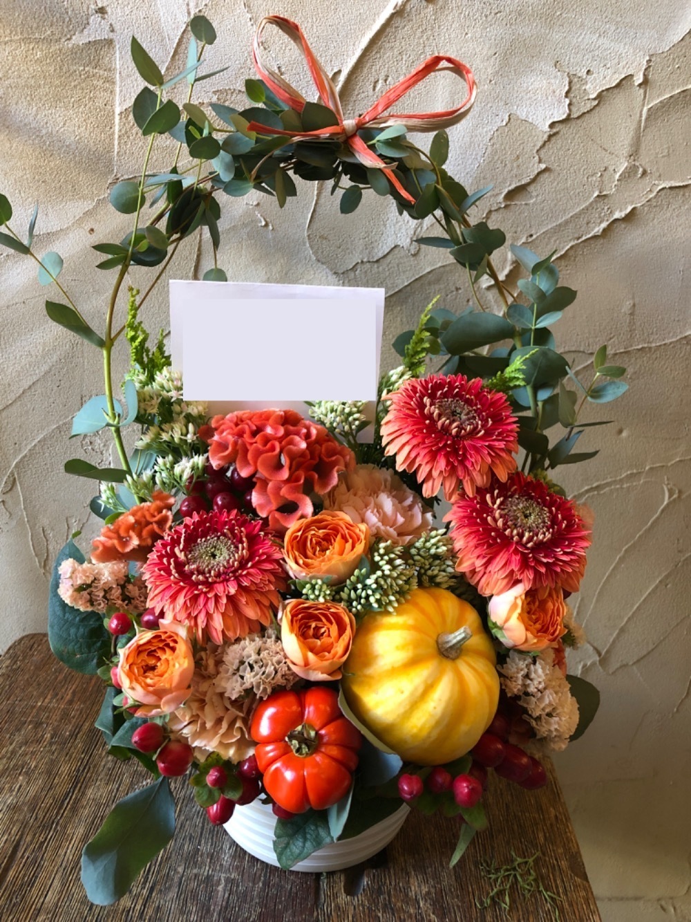 サロン様へお届けした昇進祝いと今後の発展を願う祝い花